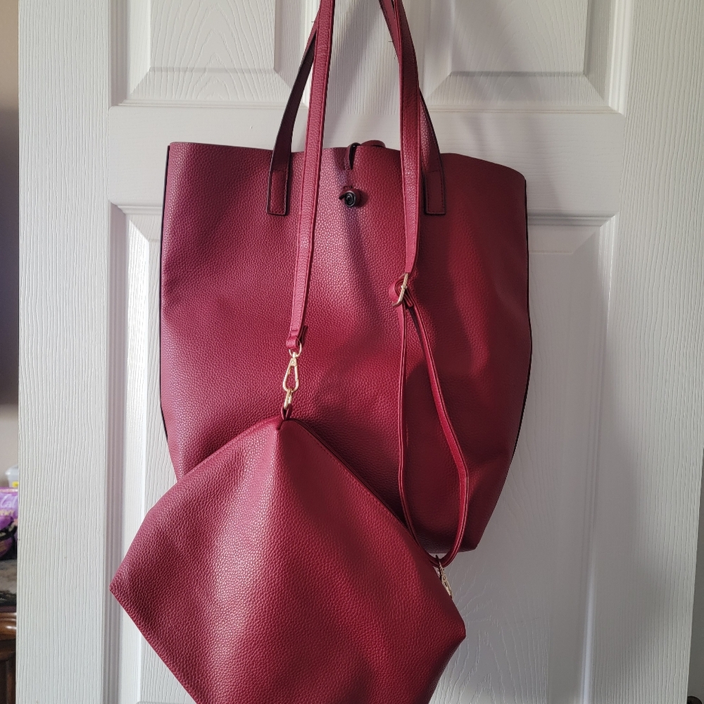 Set of 2 red bags